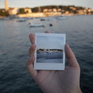 100 Foto Formato Polaroid con Bordo – Stampa Retrò per i Tuoi Ricordi